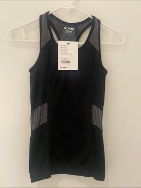 NWT Ivy Park Women’s Athletic Work Out Exercise Tank Top Black And White XXS/XS